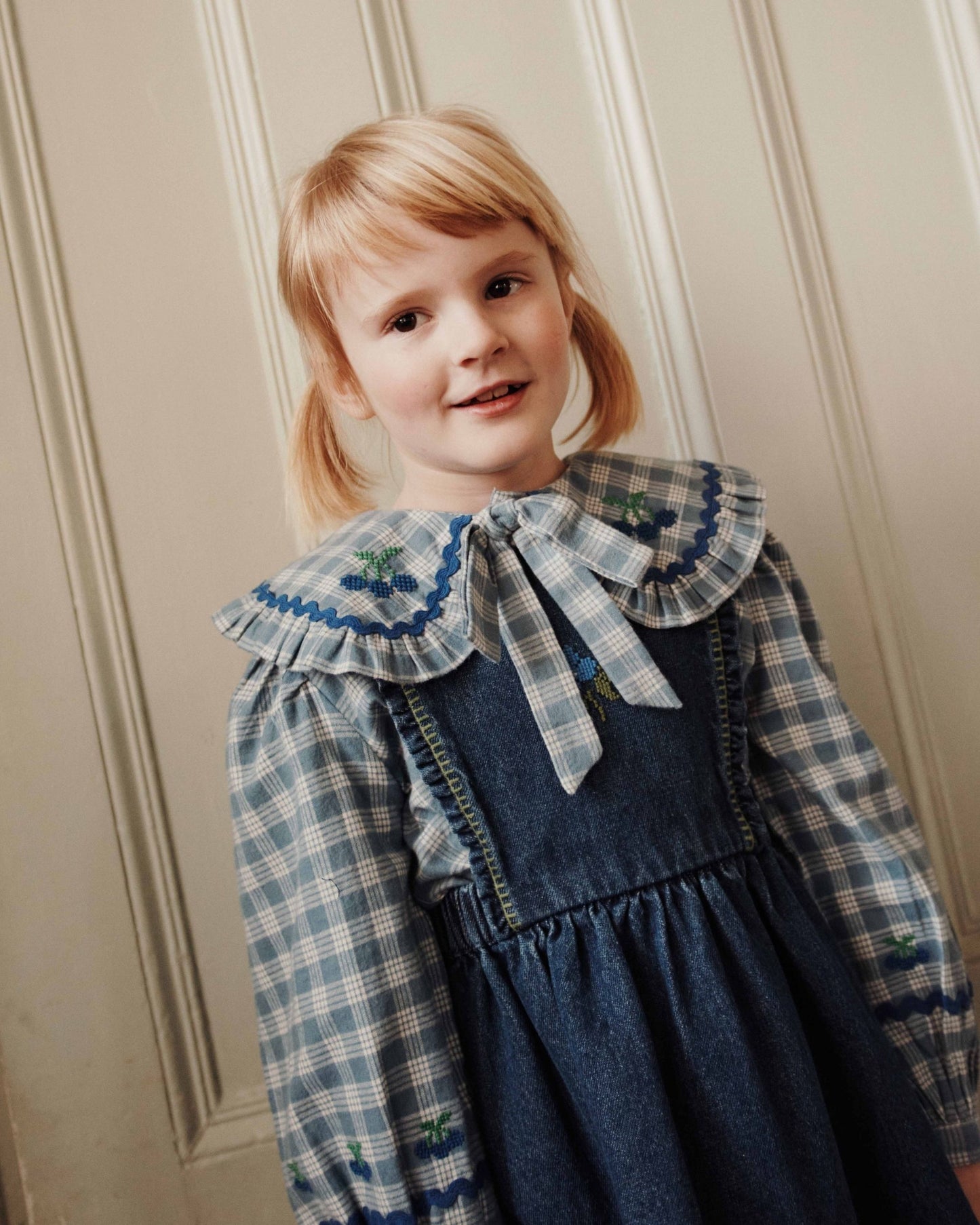 Robe tablier - Brodée denim bleu